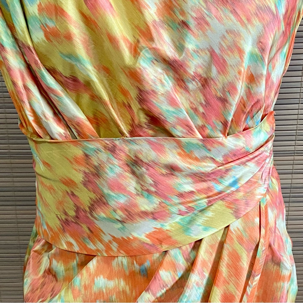 Bright, beautiful, floral and perfect with a tropical drink in hand. - Picture 11 of 15